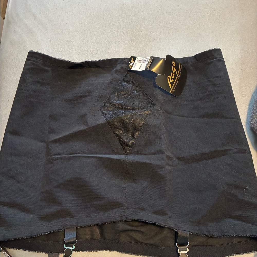 Rago Black 6-hook Garter Belt